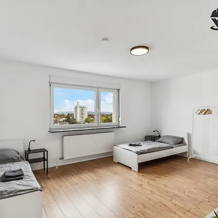 Monteur - Fuer Bis Zu 5 Personen In 63454 - Hu12 美茵河畔哈瑙