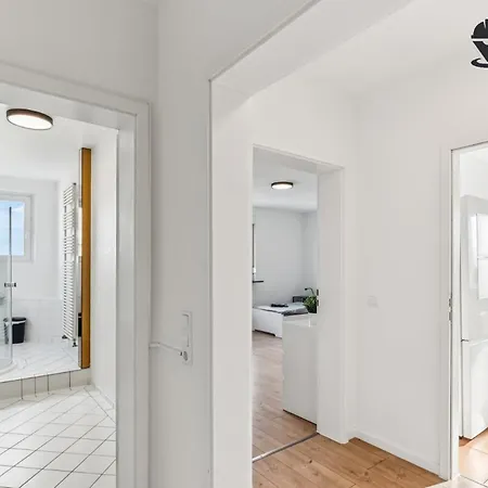 Monteur - Fuer Bis Zu 5 Personen In 63454 - Hu12 *