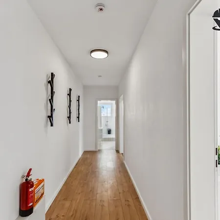 Monteur - Fuer Bis Zu 5 Personen In 63454 - Hu12 * 美茵河畔哈瑙